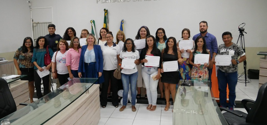 Câmara reforça combate ao maltrato e homenageia protetores de animais