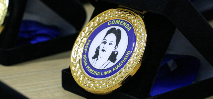 Câmara de Parnamirim entrega a Comenda Nísia Pereira Machado