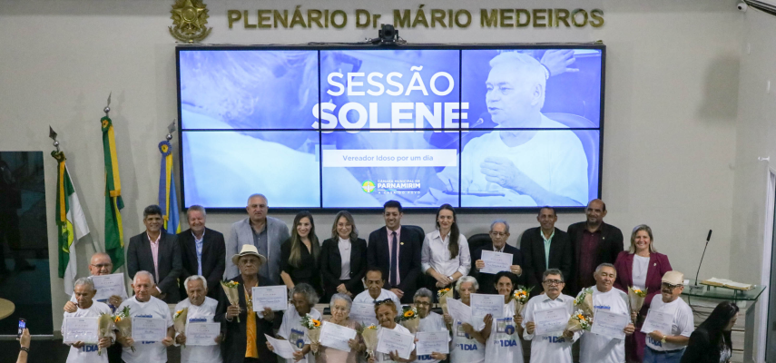 Idosos assumem lugar de vereadores na Sessão Solene do Dia do Idoso