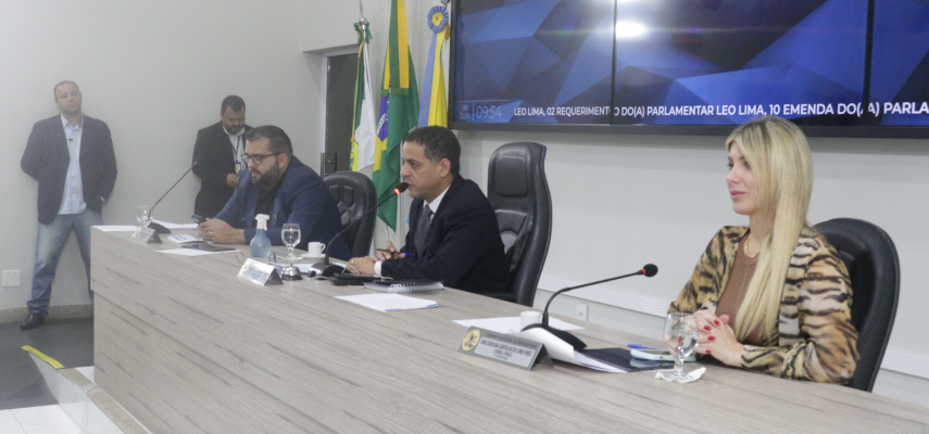 Pautas importantes são trazidas à tribuna durante 49ª Sessão Ordinária