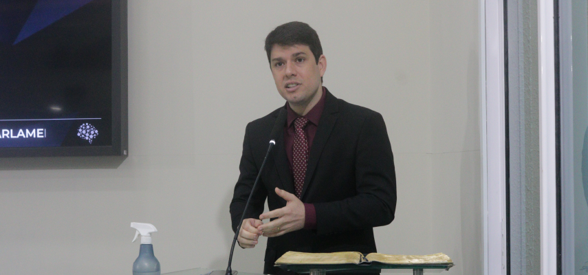 Vereador Gabriel César cobra manutenção em cemitério do bairro Nova Esperança