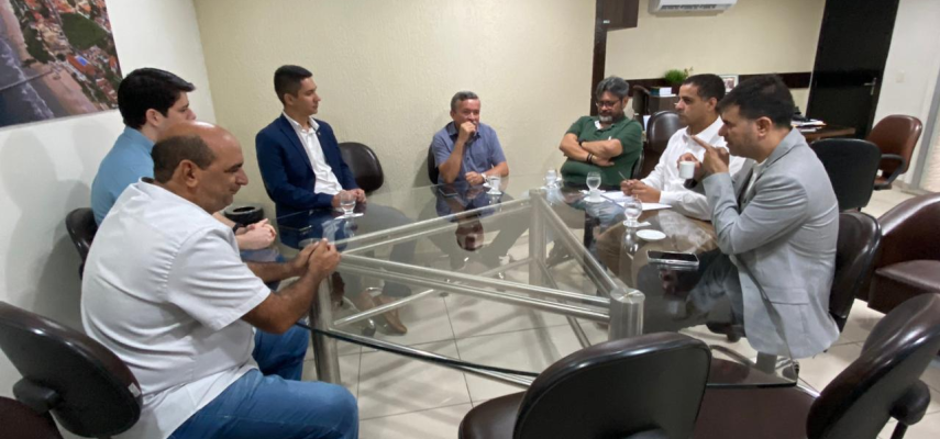 Parlamentares da Câmara de Parnamirim reúnem-se com autoridades de segurança do município para discutir ataques na cidade