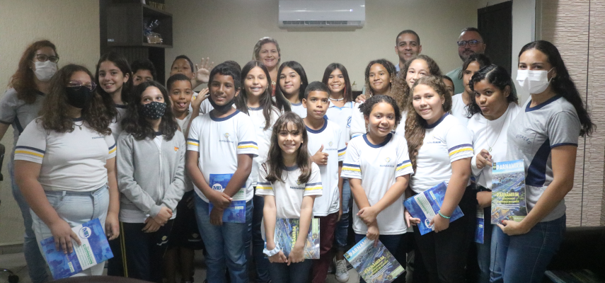 Câmara de Parnamirim recebe visita de crianças 