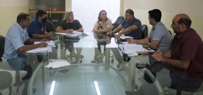 Vereadores se reúnem com secretarias do município para discutirem sobre a LOA 2023 