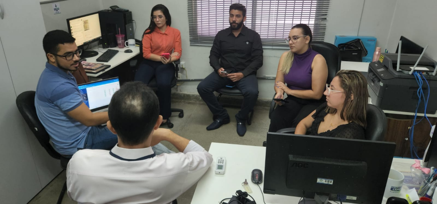 Equipe do Procon recebe treinamento para serviços do Câmara Conecta