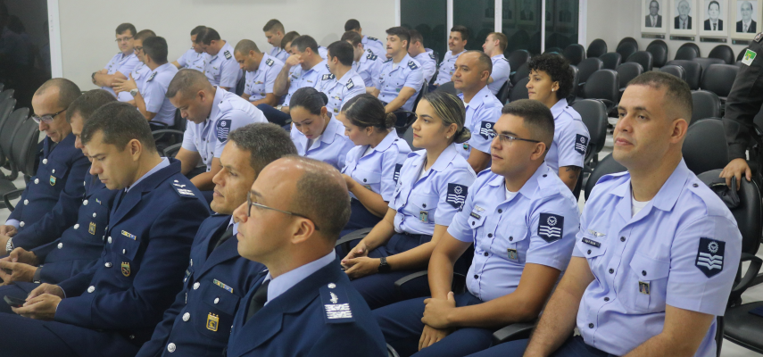 Câmara de Parnamirim homenageia aviadores em sessão solene