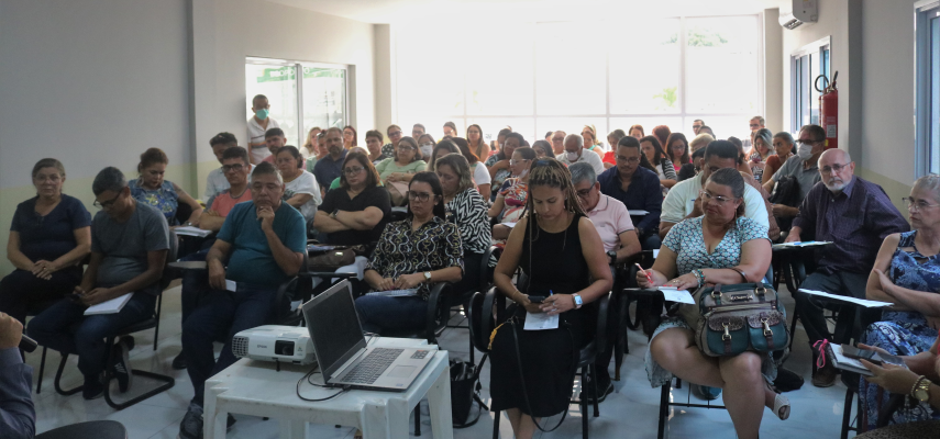 Gestores municipais da educação participam de reunião com o Secretário