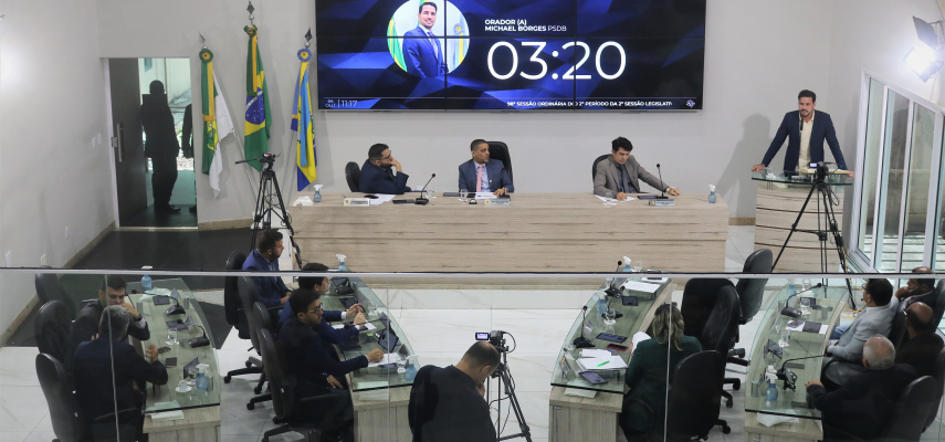 Vereadores usam tribuna para falar sobre democracia e eleições 2022