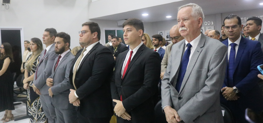 Sessão Solene homenageia advogados e advogadas do município