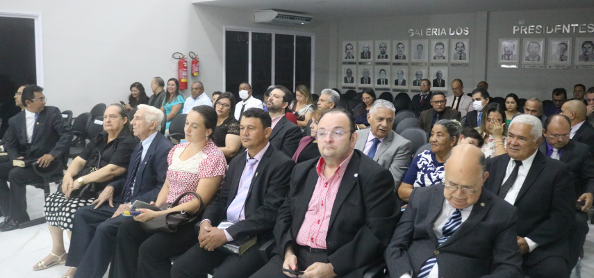 Sessão Solene homenageia pastores evangélicos do município