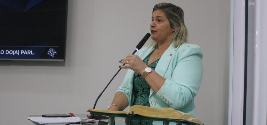 Vereadora Fativan Alves cobrou disponibilidade de anestesistas na Maternidade Divino Amor