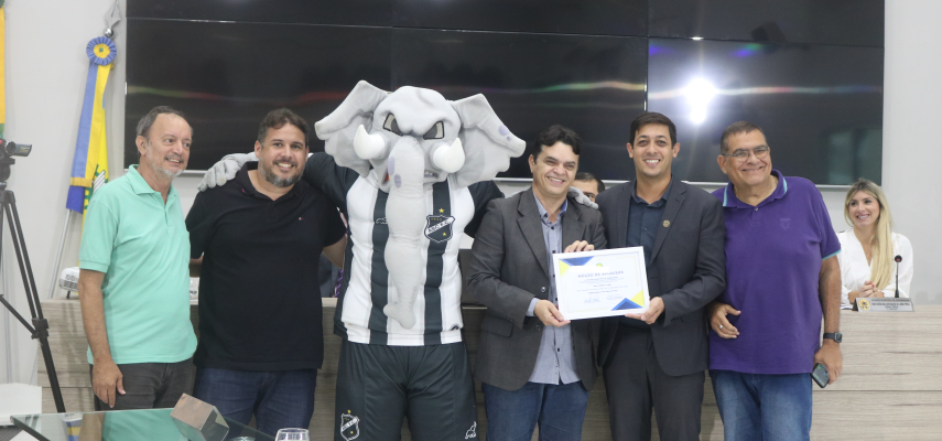 Câmara entrega Moção de Congratulação