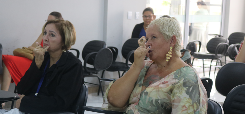Curso de Libras para servidores vai ampliar inclusão na Câmara Municipal