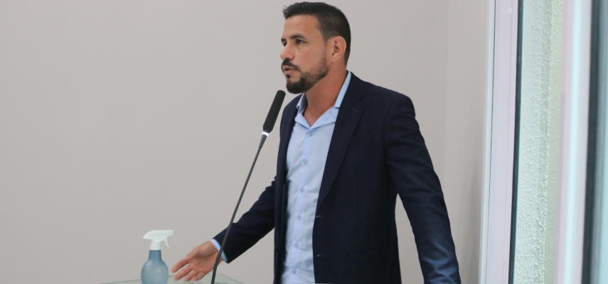 Vereador Michael Borges utiliza tribuna para abordar demandas da saúde pública