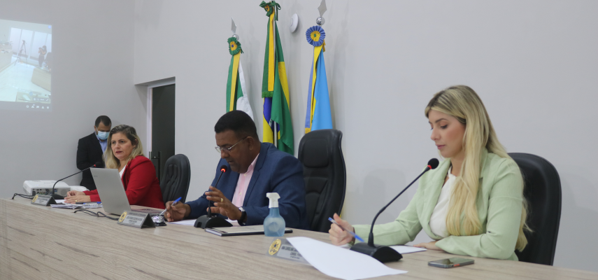 Sessão desta segunda aprovou projetos de lei e requerimentos