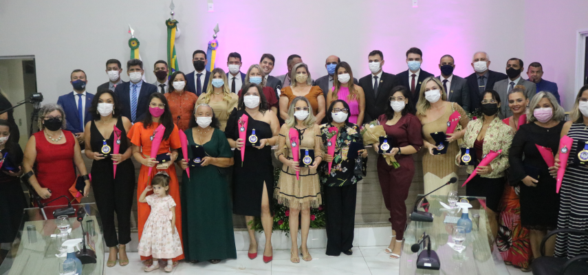 Câmara de Parnamirim homenageia mulheres com medalha Eva Lúcia Bezerra de Mendonça