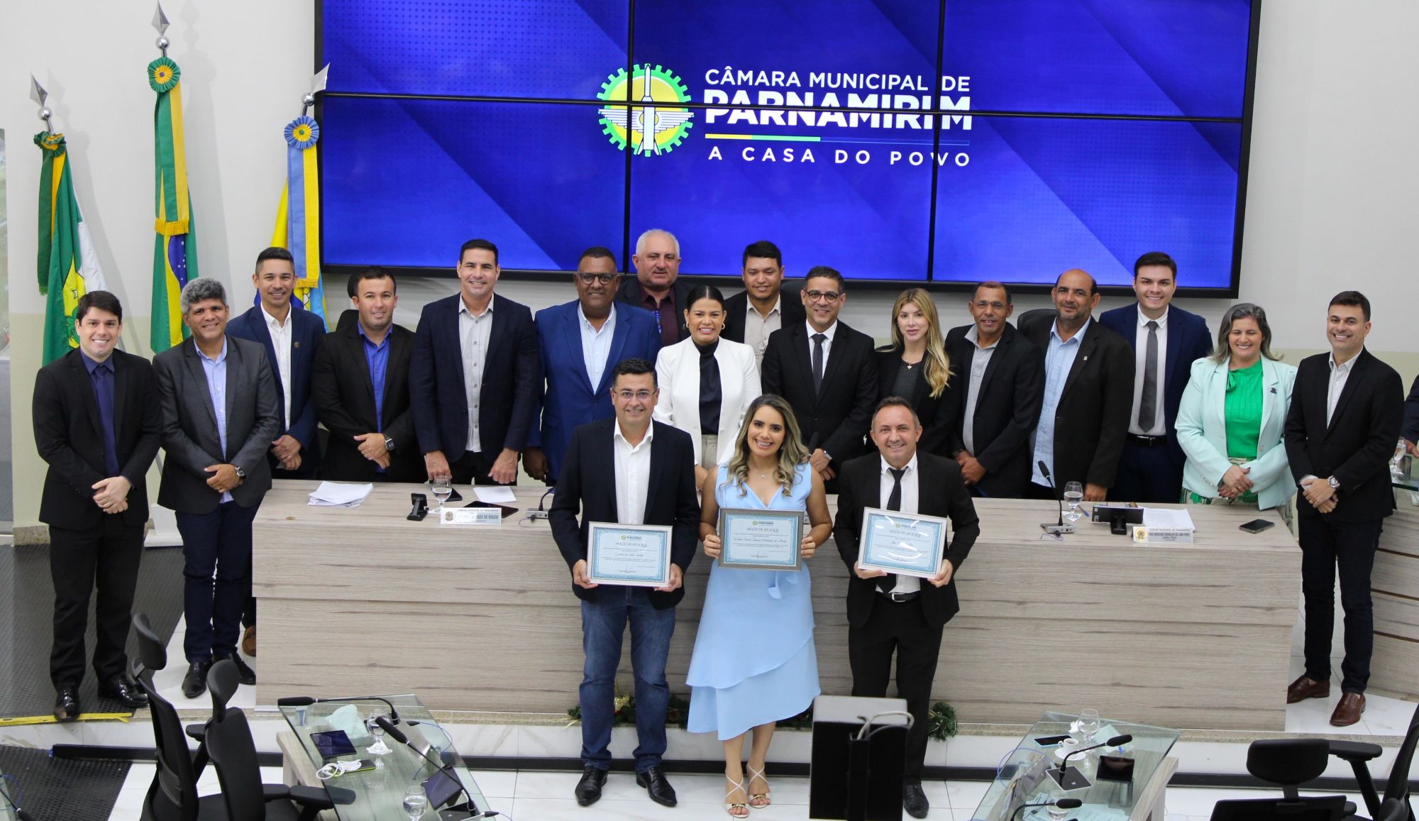 Prefeitos eleitos recebem moção de aplausos em Parnamirim