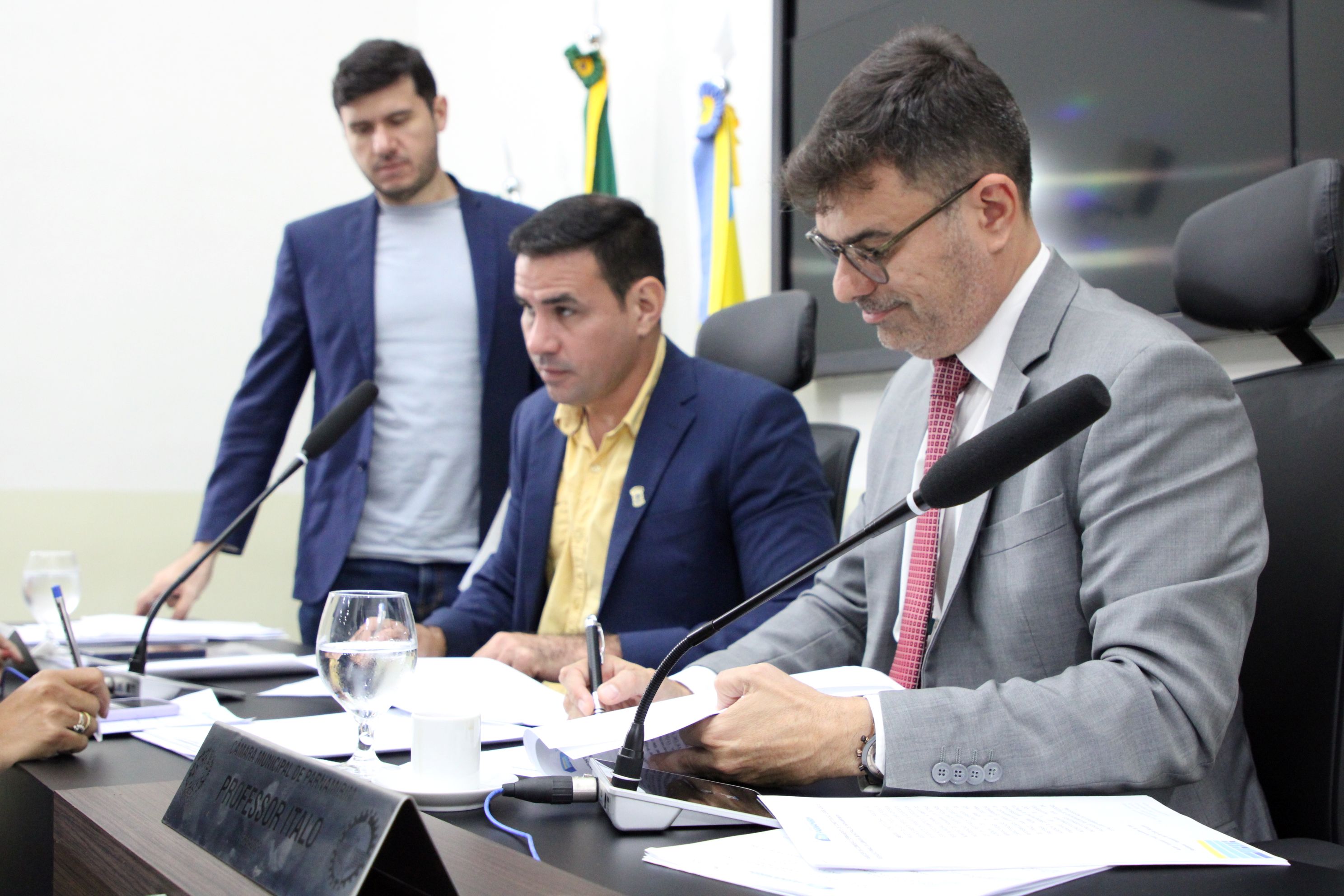Reunião da Comissão de Constituição, Legislação e Redação Final debate projetos