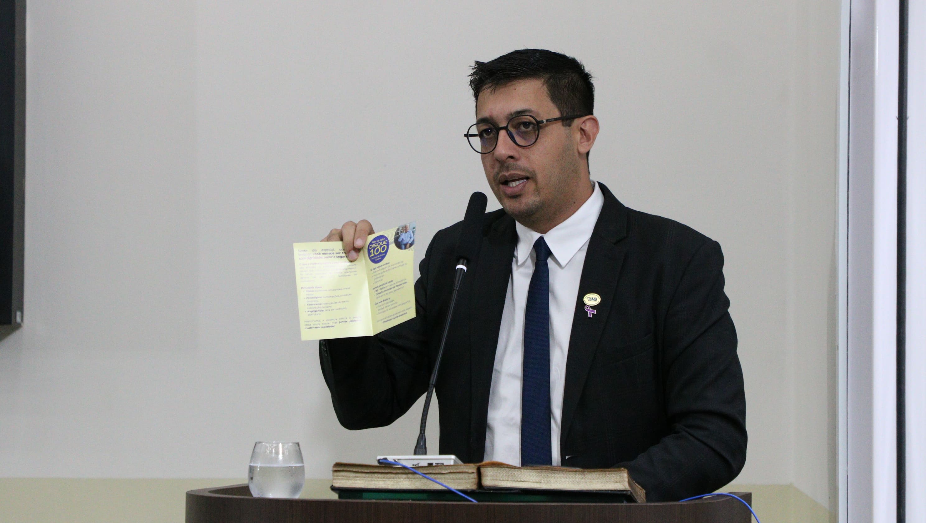 vereador-discursa-sobre-a-violencia-contra-o-idoso