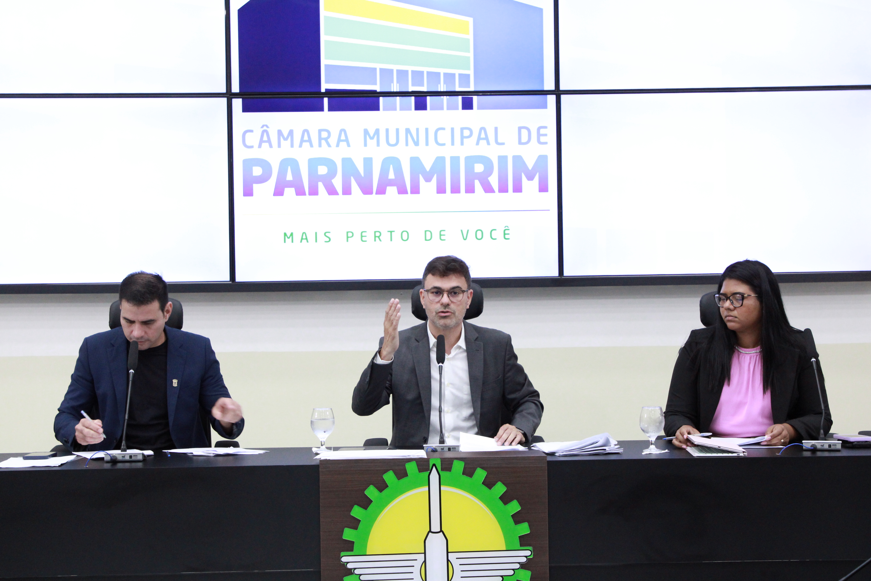 2ª CCJ de 2025 aprova 8 projetos e distribui 26