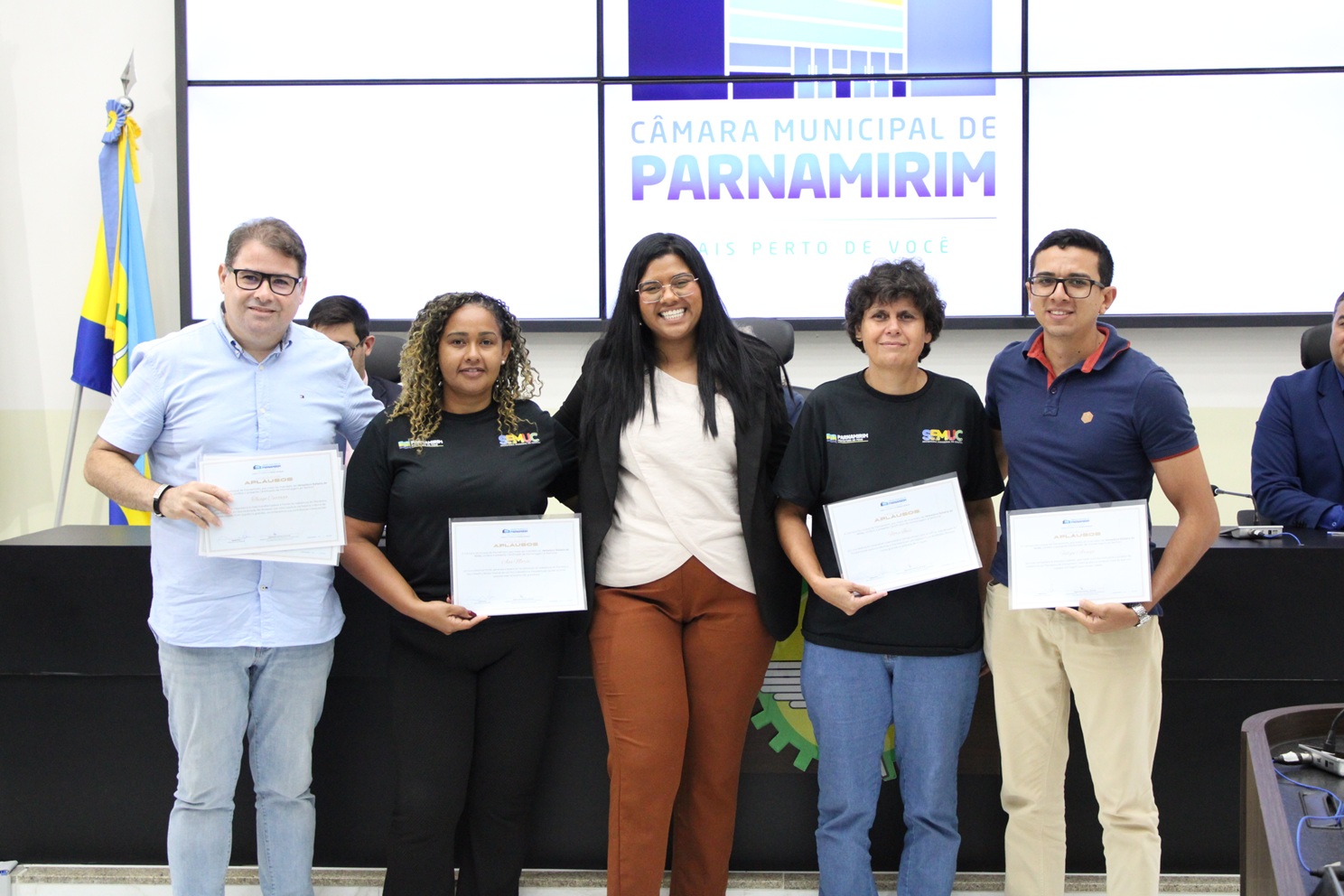 Câmara de Parnamirim concede moções de aplausos para personalidades locais.