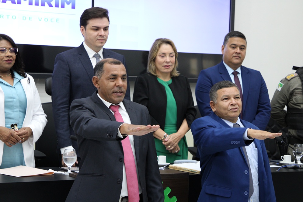 Dois novos vereadores assumem mandato na Câmara de Parnamirim