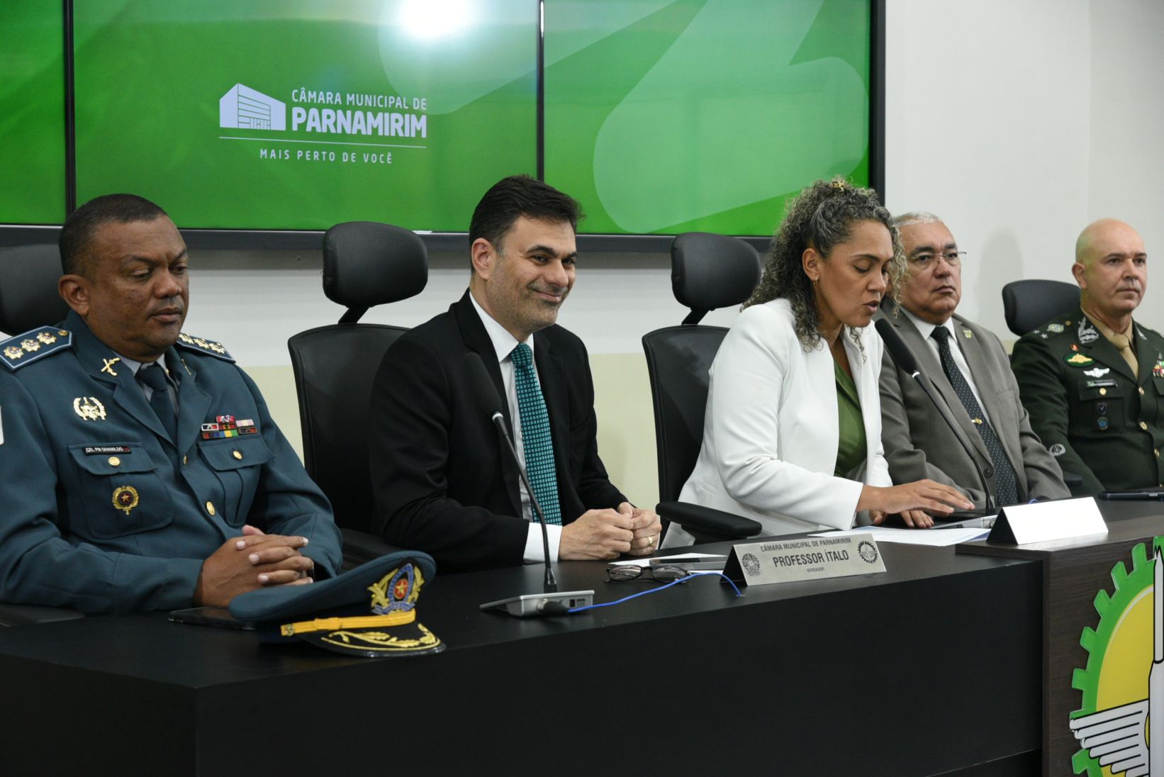 camara-de-parnamirim-entregou-comenda-duque-de-caxias-em-sessao-solene