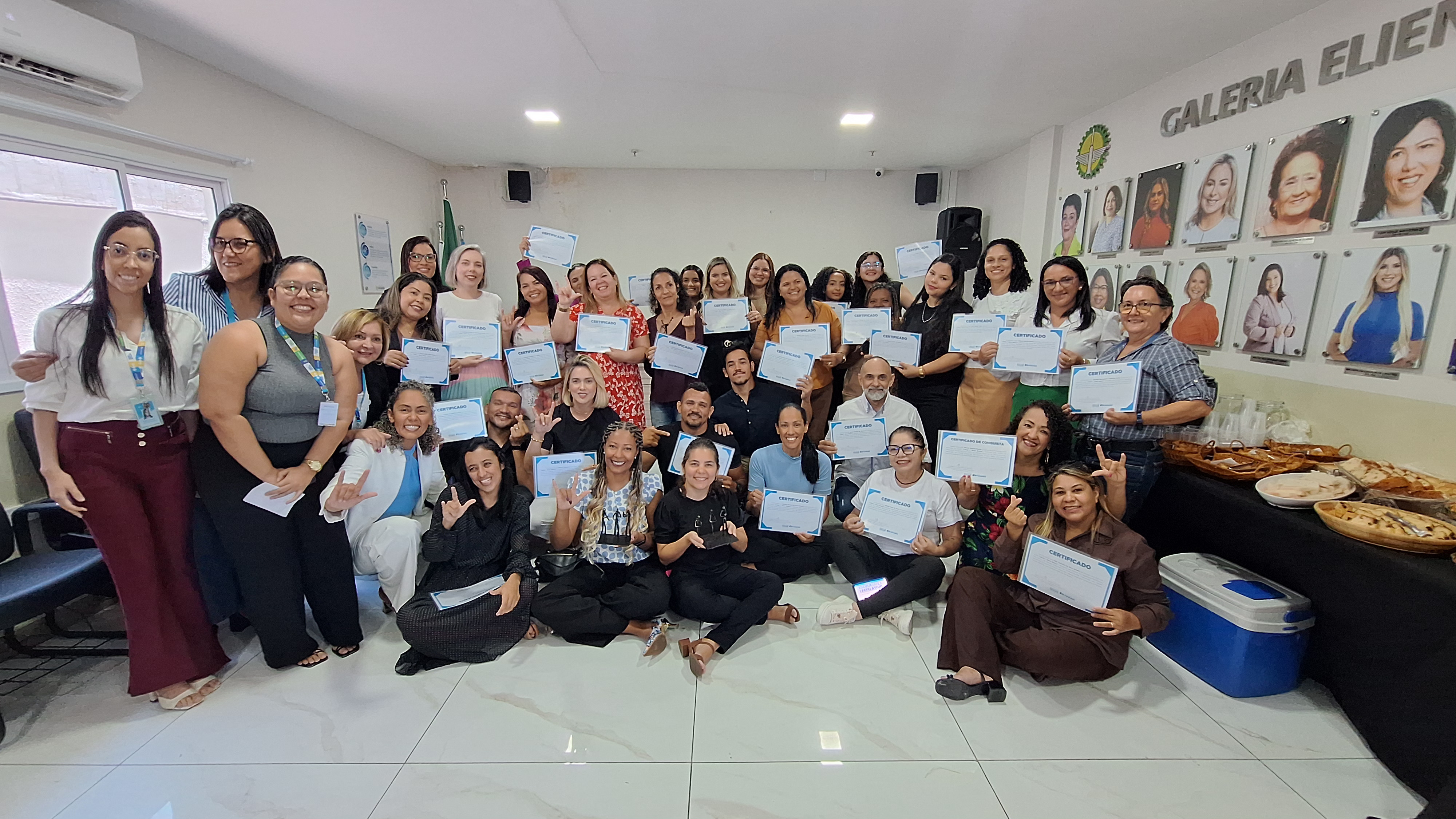 Escola do Legislativo de Parnamirim conclui curso de Libras