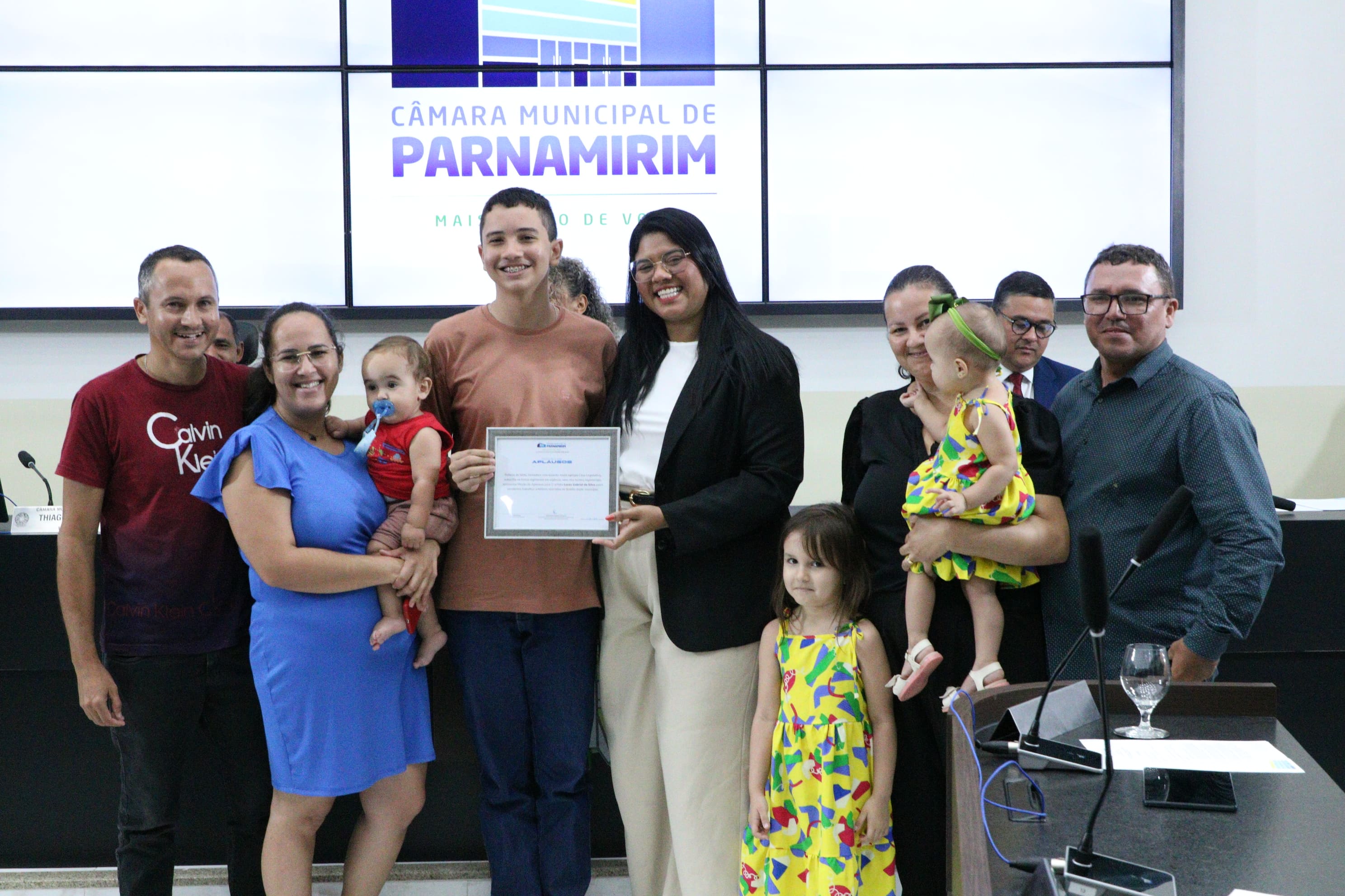 Câmara de Parnamirim concede Moção de Aplausos a jovem escritor