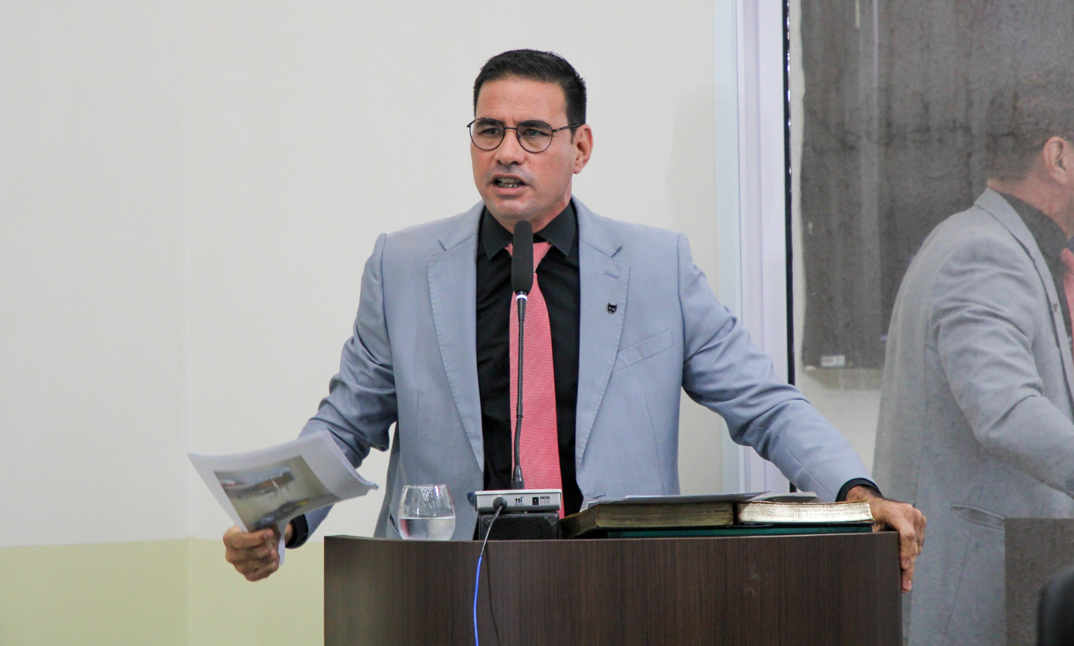 Vereador Michael Borges denuncia maus tratos no Zoonoses de Parnamirim