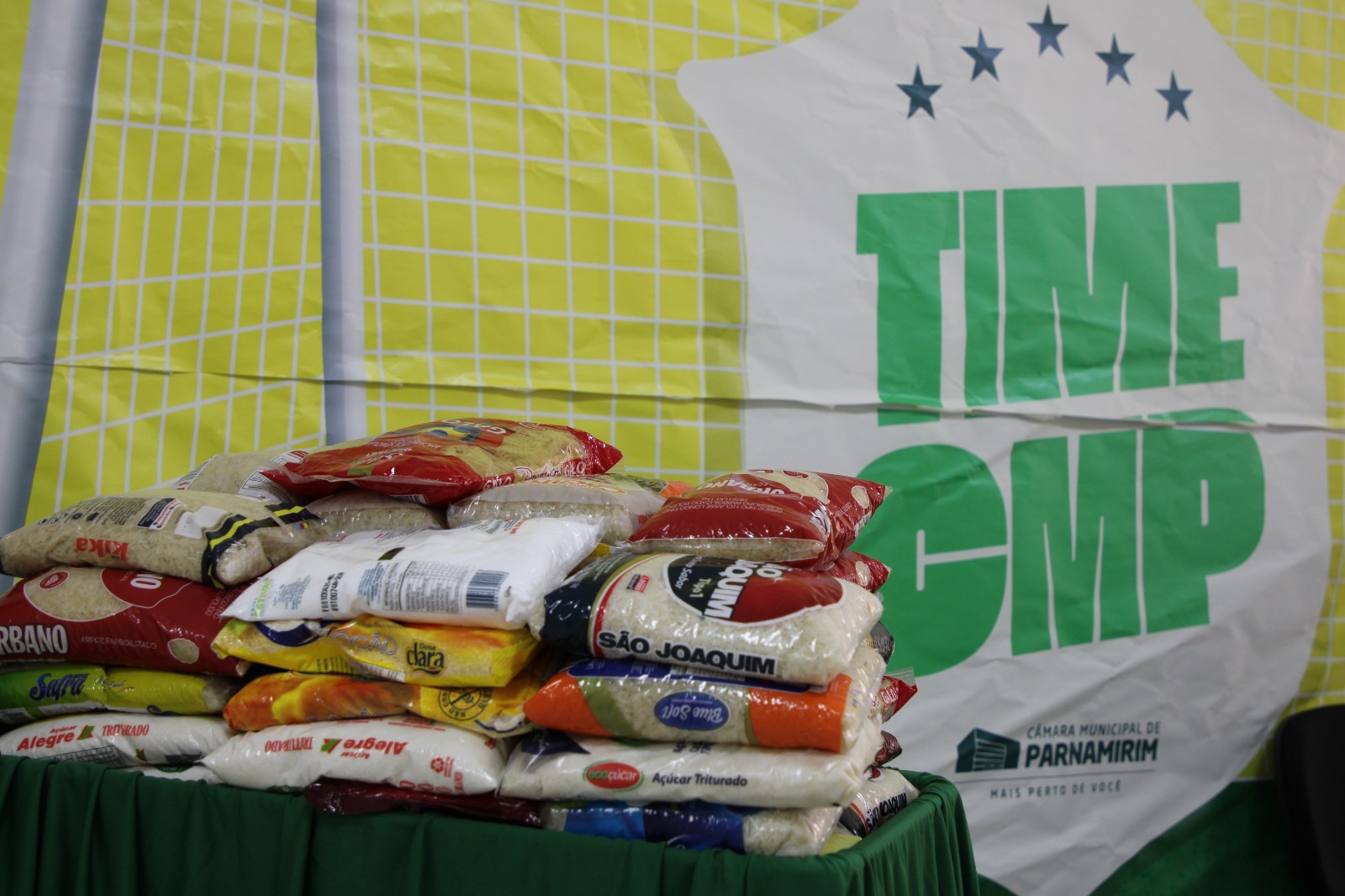 Campanha solidária da Câmara Municipal já arrecadou mais de meia tonelada de alimentos