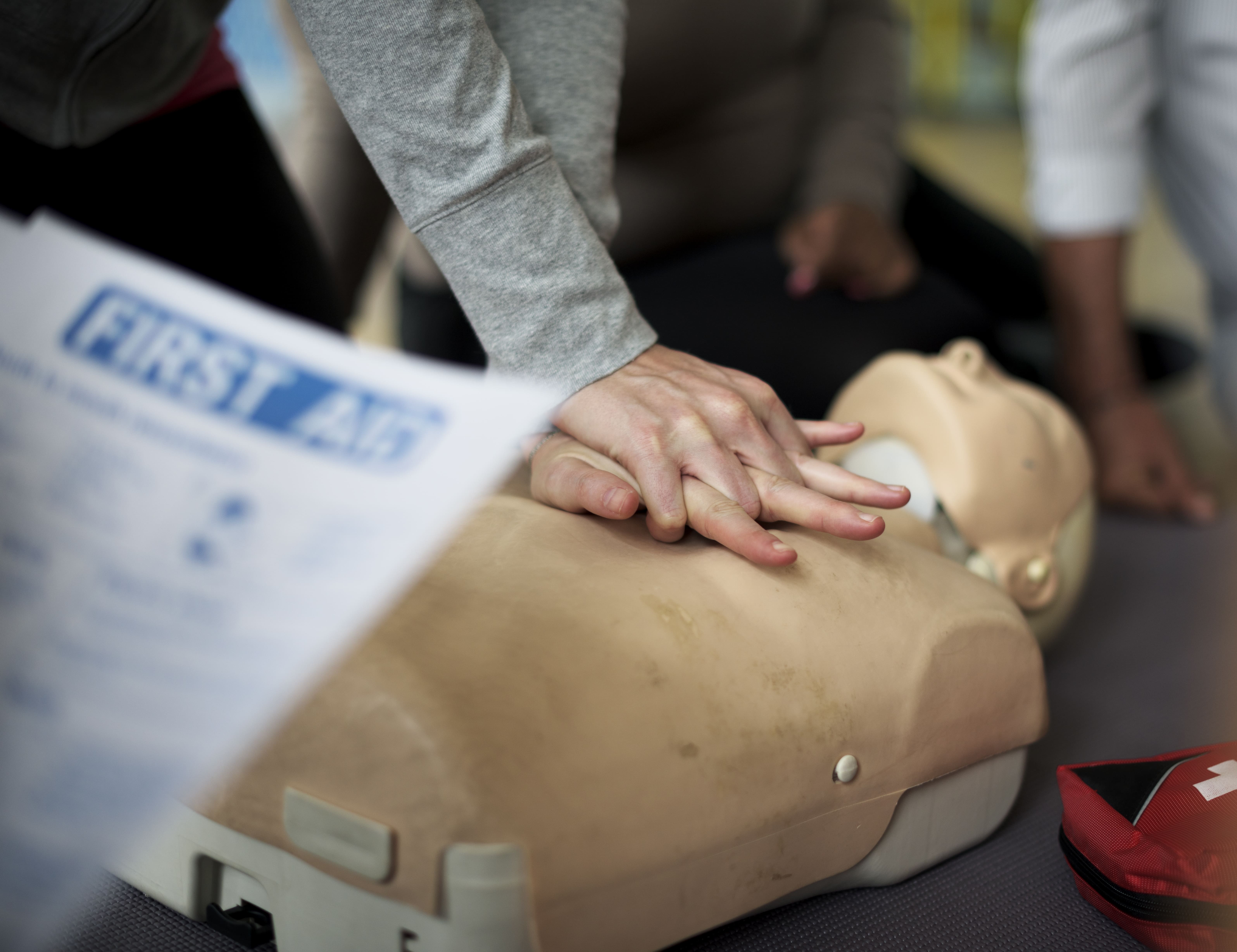 cpr-first-aid-training-concept (1)