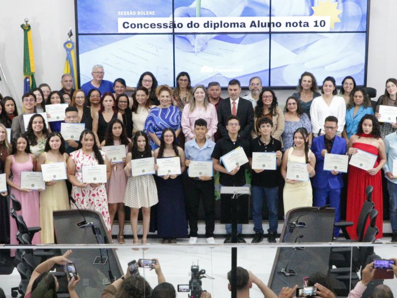 08.12.25 | Sessão Solene Comenda Aluno Nota 10