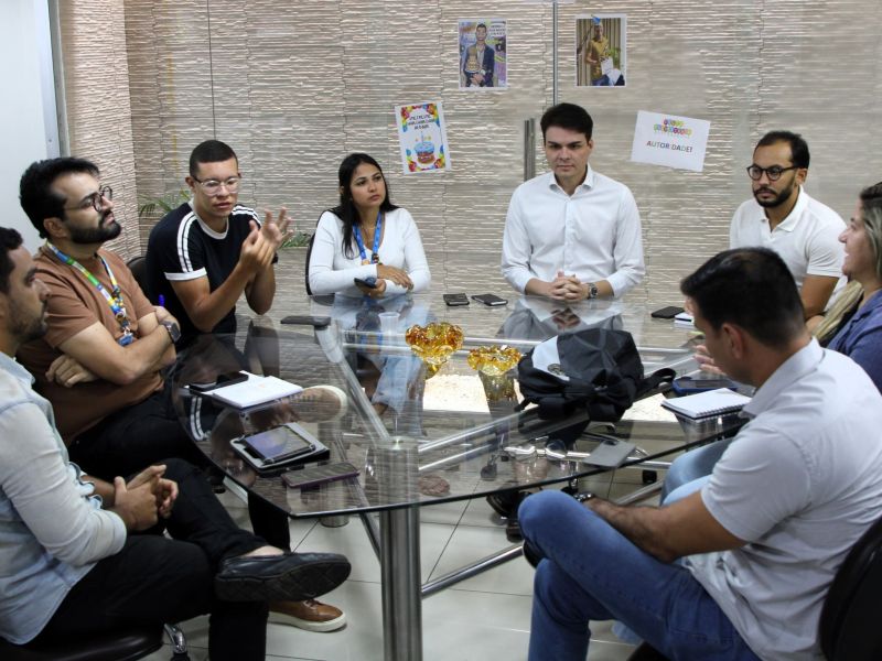 Reunião Abril Laranja Pet