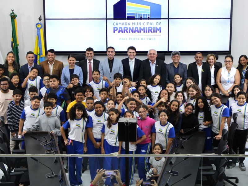 Visita dos alunos da Escola Municipal Ivanira Paisinho à Câmara Municipal de Parnamirim