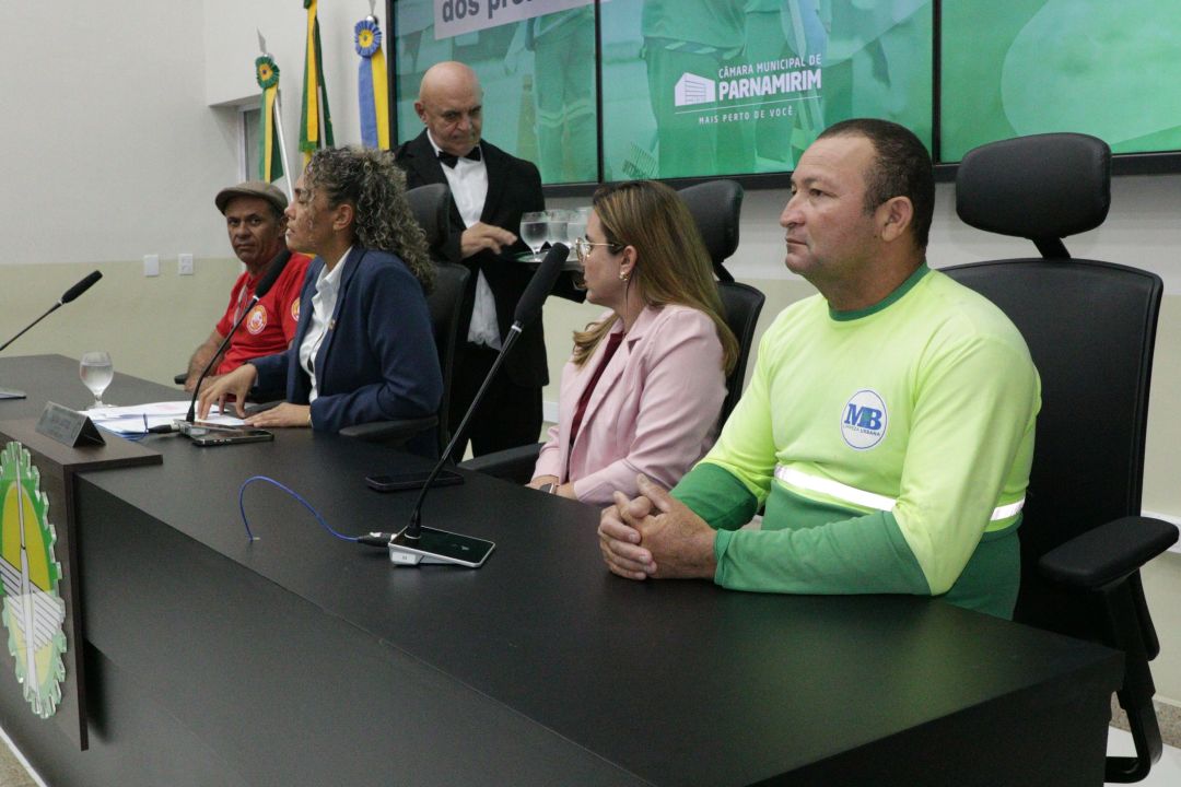 27.11.2025 | Audiência Pública - Discutir a Valorização dos Profissionais da Limpeza Urbana no Munícipio - Foto 20