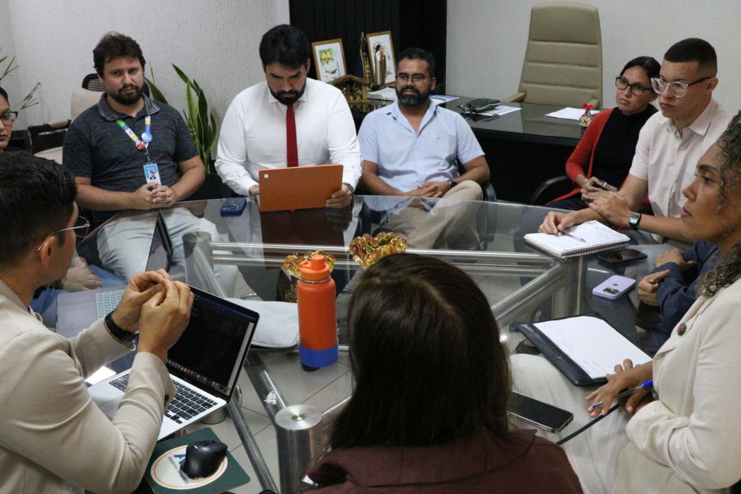 12.11.2025 | Reunião sobre transparência e gestão - Foto 6