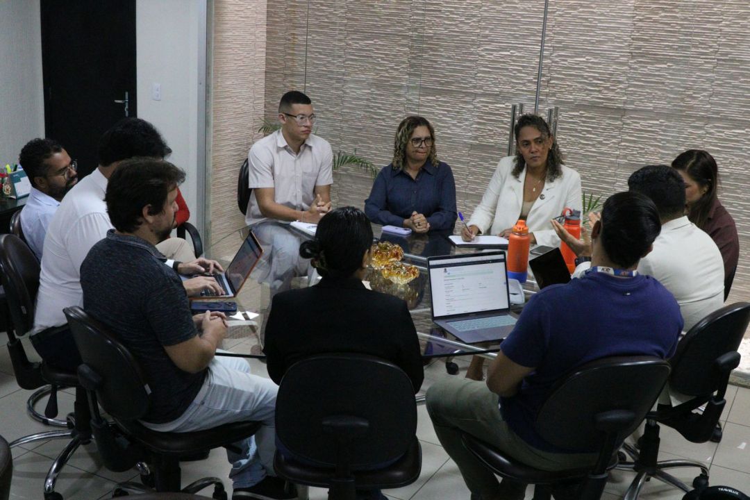 12.11.2025 | Reunião sobre transparência e gestão - Foto 9