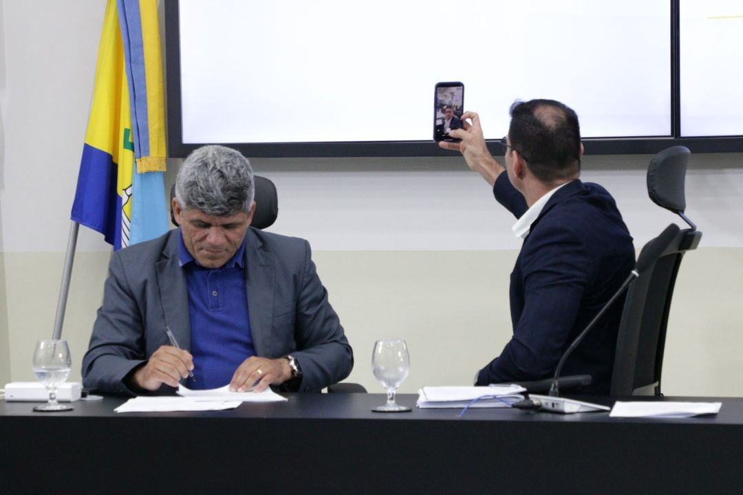 01.12.2025 | 18ª Reunião da CCJ em 2025 - Foto 7