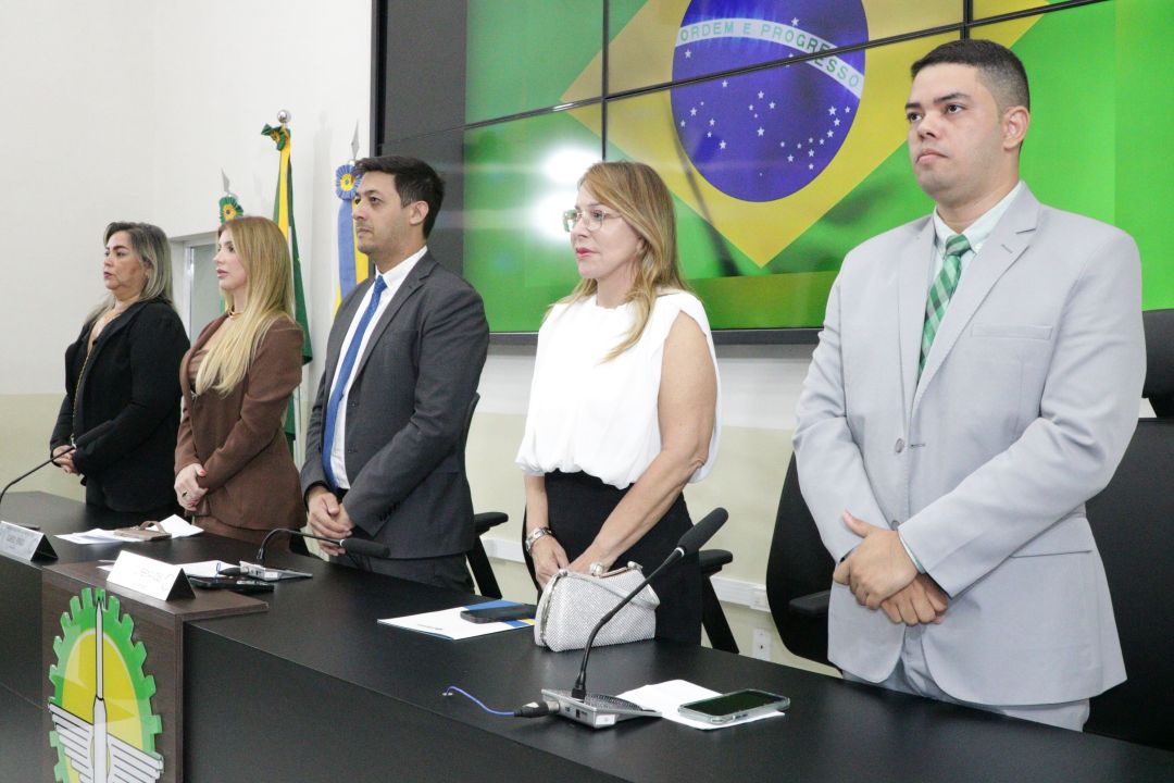 02.12.2025 | Sessão Solene: Comenda Lenice Cardoso Neves - Foto 3