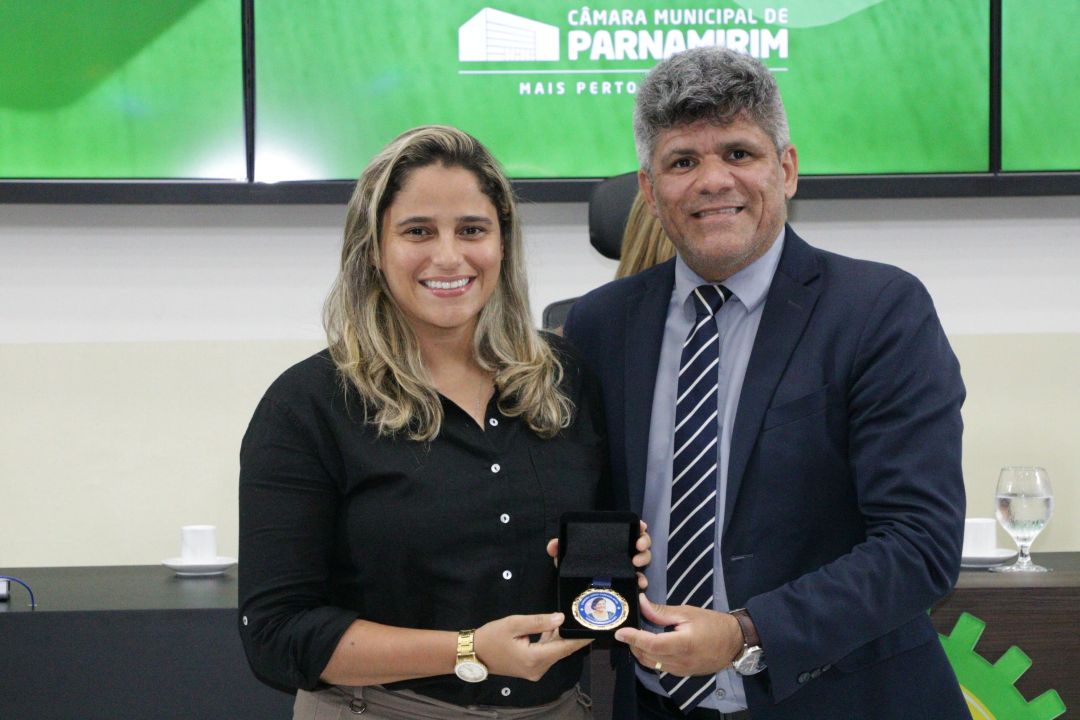 02.12.2025 | Sessão Solene: Comenda Lenice Cardoso Neves - Foto 11