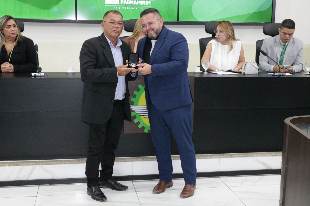 02.12.2025 | Sessão Solene: Comenda Lenice Cardoso Neves - Foto 14