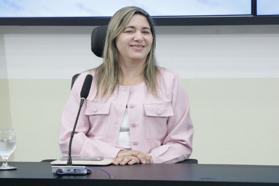 08.12.25 | Sessão Solene Comenda Aluno Nota 10 - Foto 4