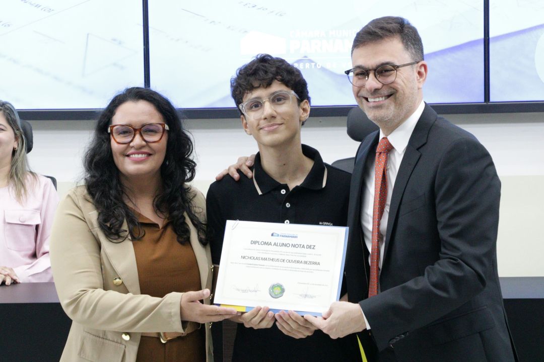 08.12.25 | Sessão Solene Comenda Aluno Nota 10 - Foto 11