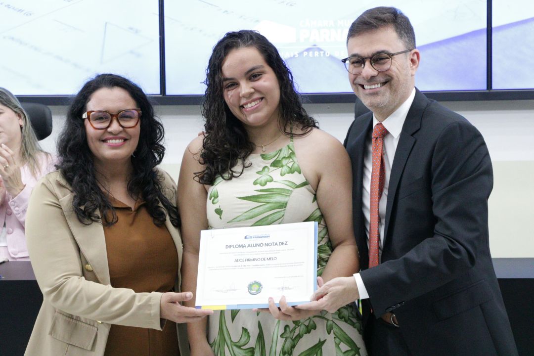 08.12.25 | Sessão Solene Comenda Aluno Nota 10 - Foto 13