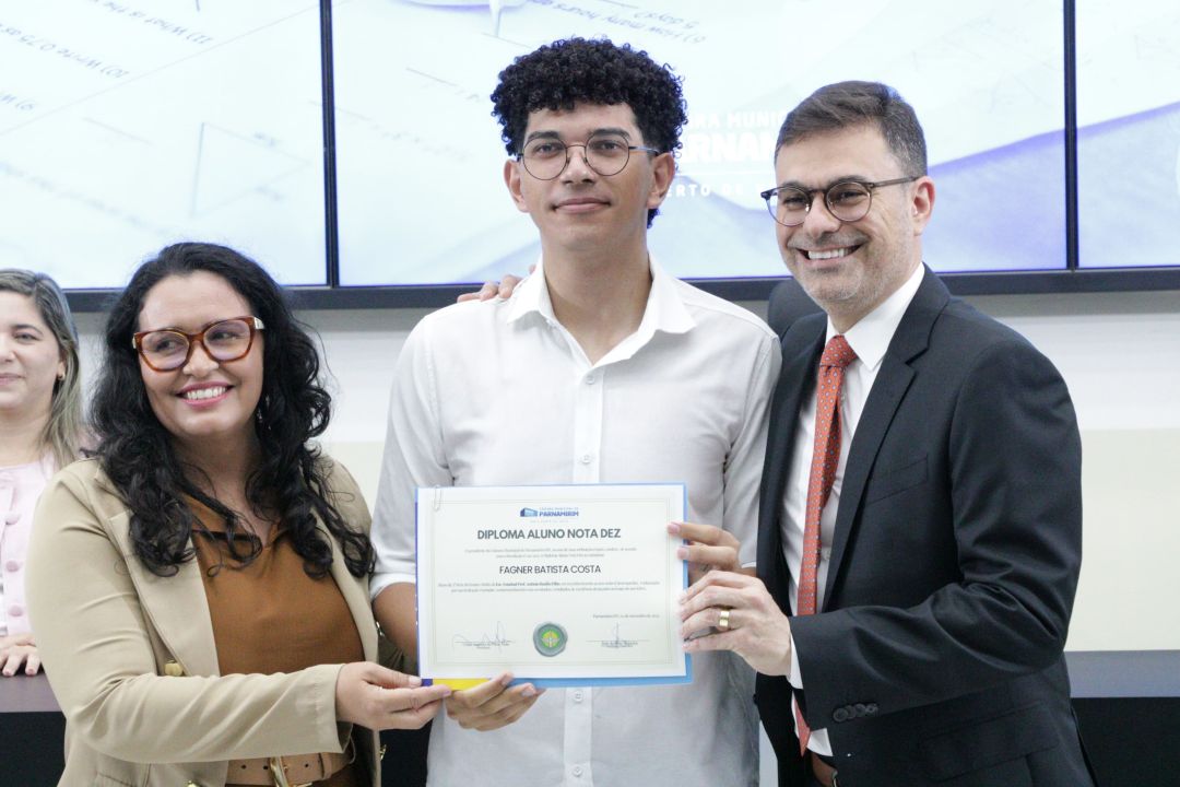 08.12.25 | Sessão Solene Comenda Aluno Nota 10 - Foto 15