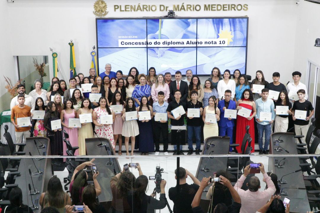 08.12.25 | Sessão Solene Comenda Aluno Nota 10 - Foto 38