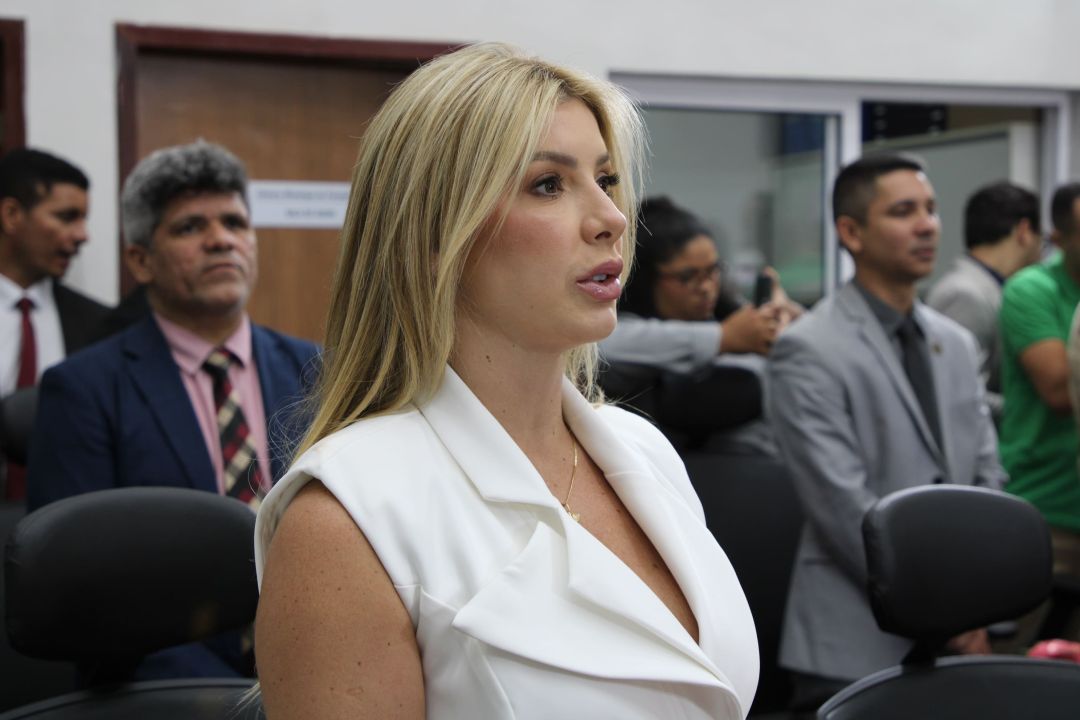 13.03.2026 | Sessão solene comenda professora Eva Lúcia - Foto 11