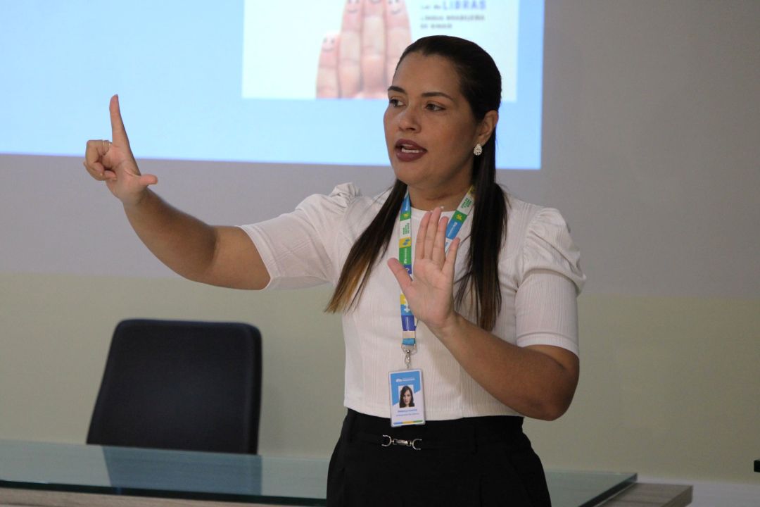 Curso de Libras - Foto 11