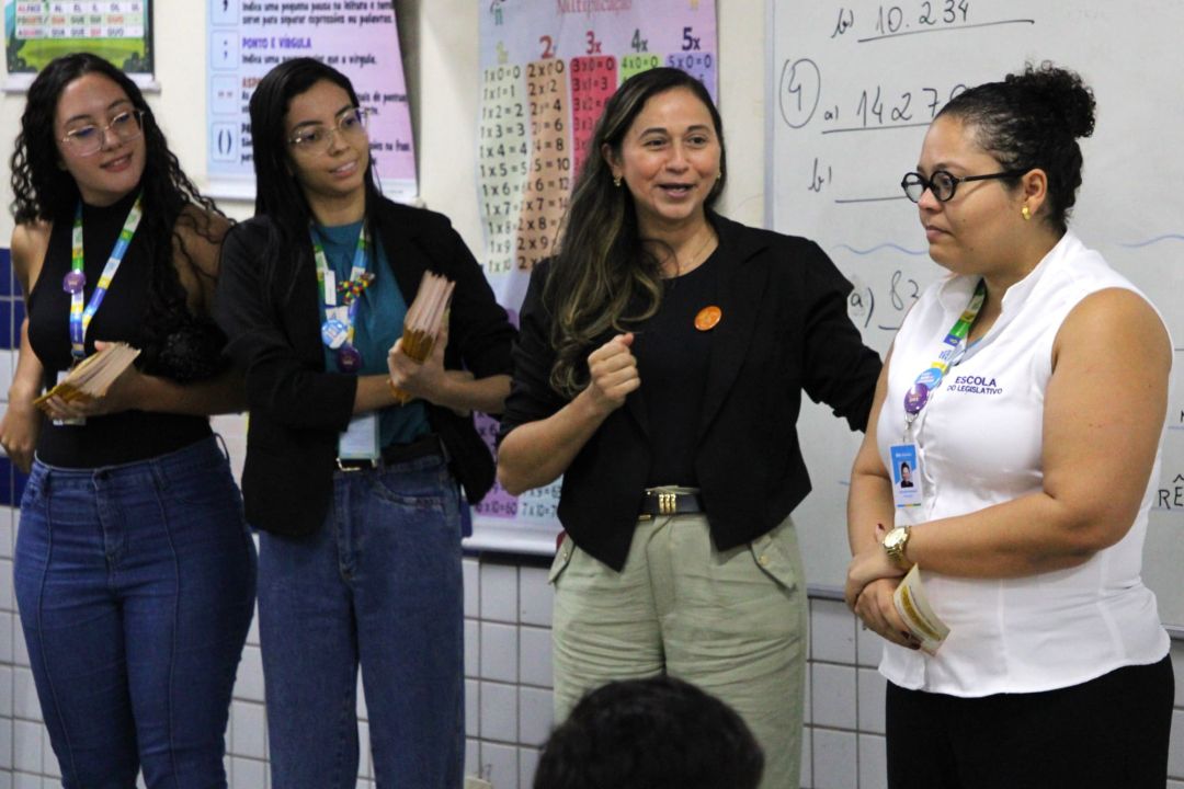 Ação Abril Laranja Pet - Escola Municipal Ivanira Paisinho - Foto 1